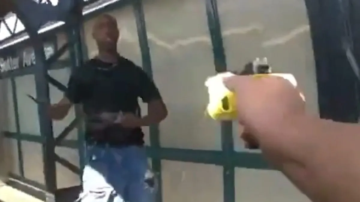 Irkçı ABD polisinden yeni skandal: Masum sivili başından vurdular!