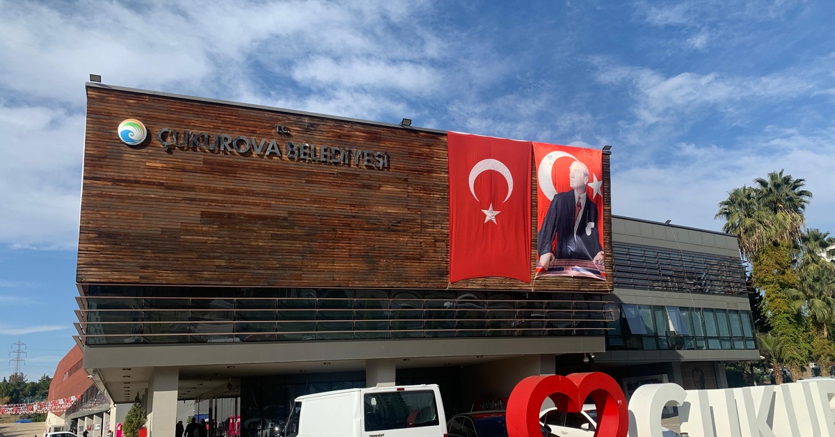 Belediye personeli birim şefini vurdu!