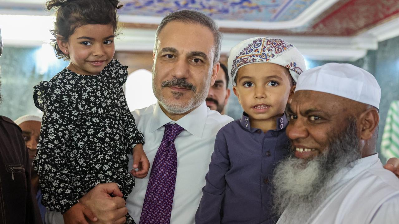 Bakan Fidan, Güney Afrika’da Nur’ul Hamidiye Camii’ni ziyaret etti