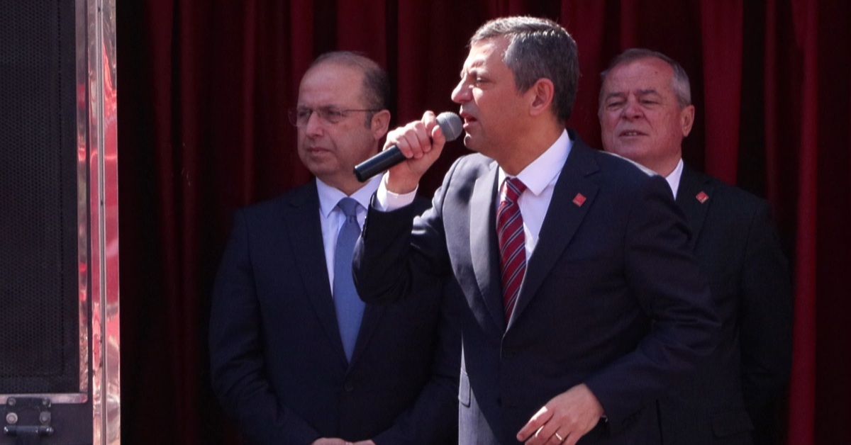 Özgür Özel Beylikdüzü Belediyesi’ni ziyaret etti